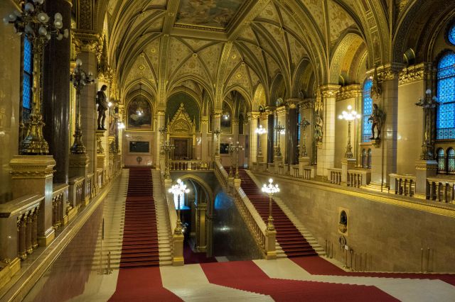 Budapešť 10.10.2026 Noblesné interiéry Parlamentu a Opery